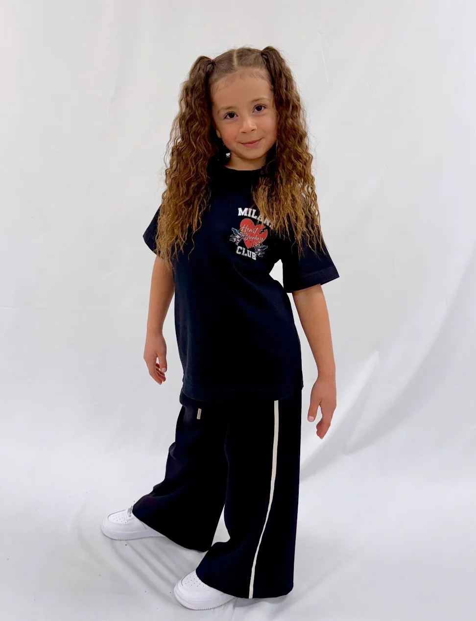 Black Heart Breakers Club Kids Heavyweight T-shirt. - Image 2