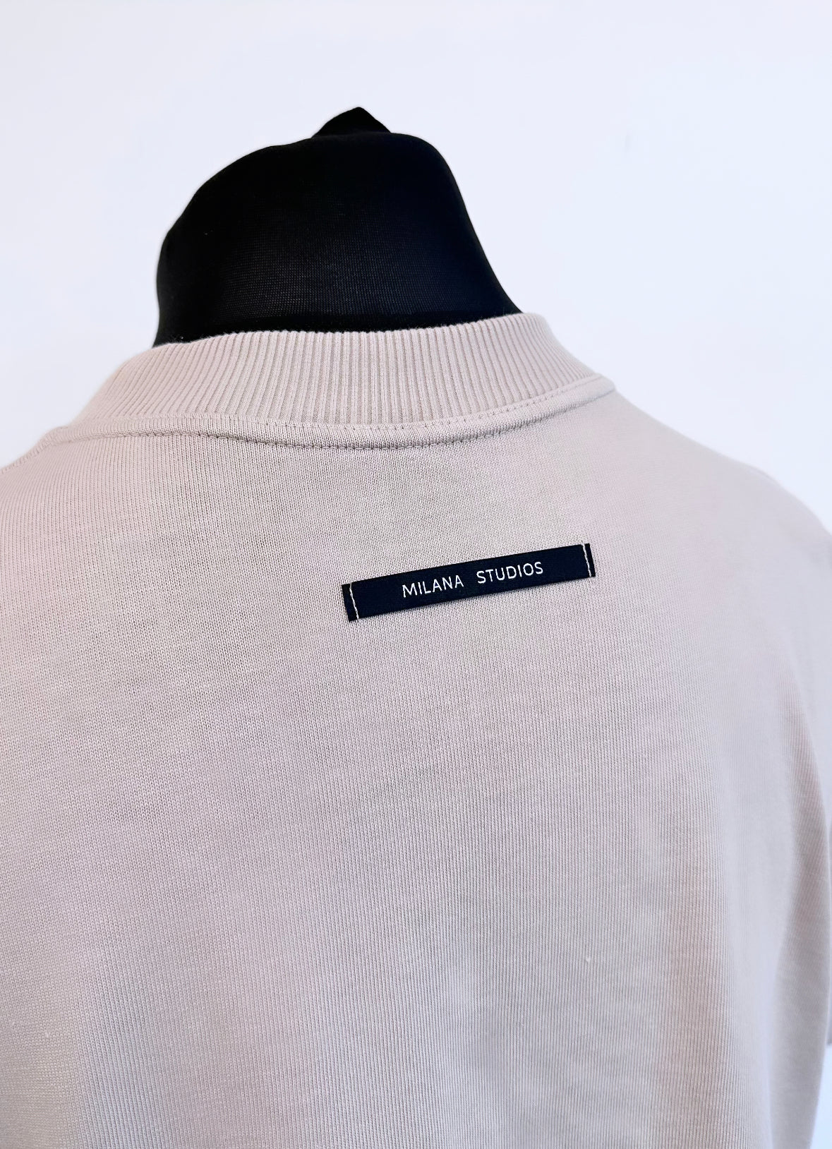 Taupe Heavyweight Crest T-shirt. - Image 5