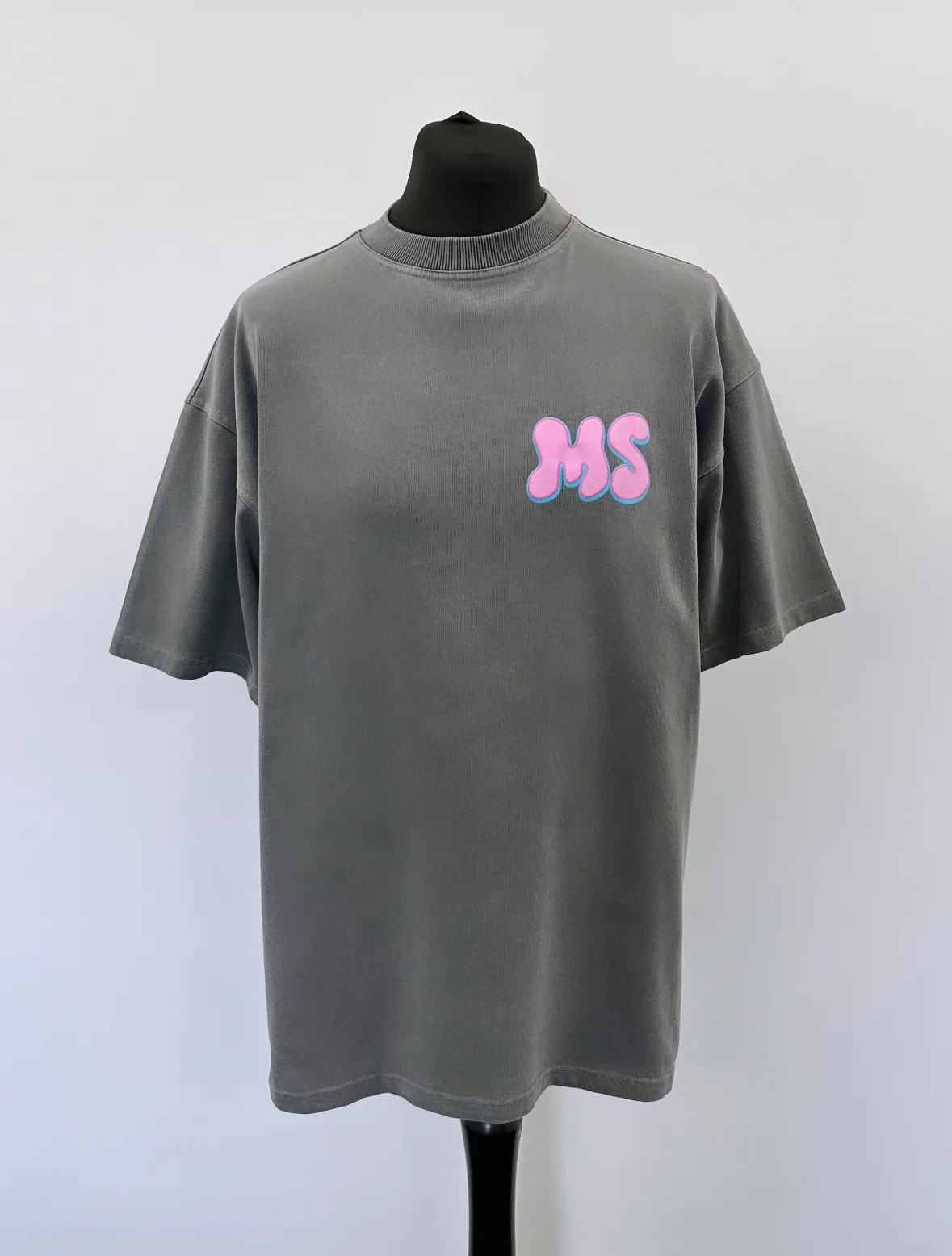 Washed Charcoal Balloon Heart Heavyweight T-shirt. - Image 2
