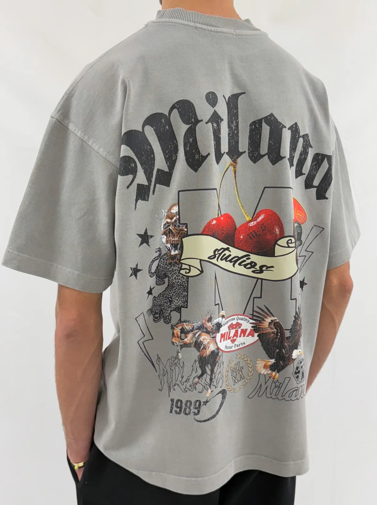Washed Ash Grey Milana History Heavyweight T-shirt. - Image 3