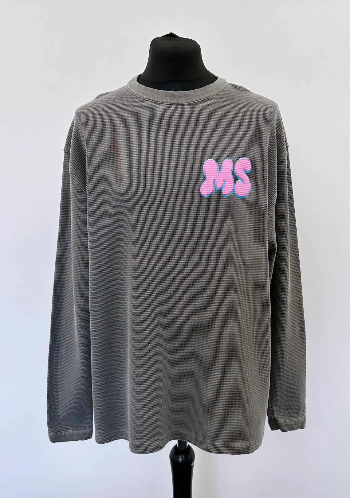 Washed Charcoal Waffle Heavyweight Balloon Long Sleeve T-shirt. - Image 2